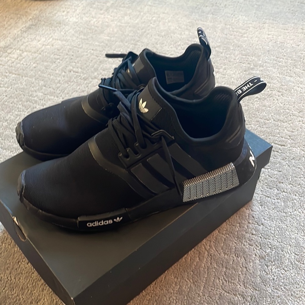 addidas nmd youth 6in a half woman’s 8